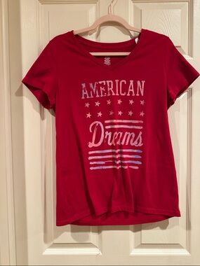 Sonoma Red 'American Dreams' Graphic V-Neck Tee